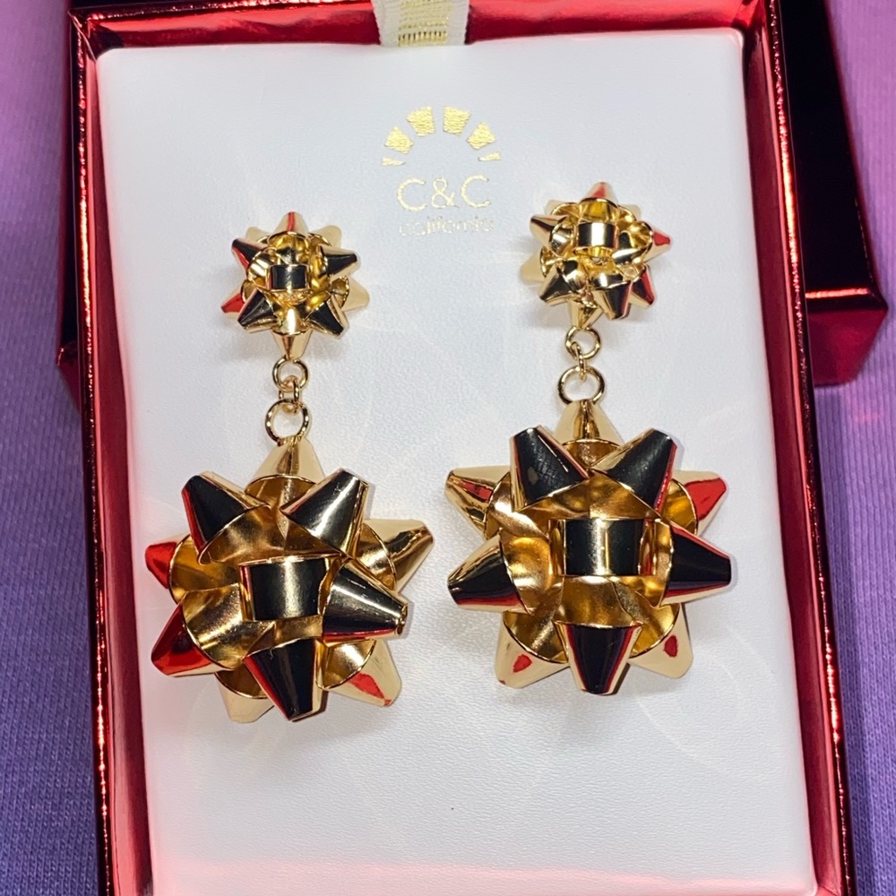 Christmas holiday present bow gold earrings - Picture 2 of 4